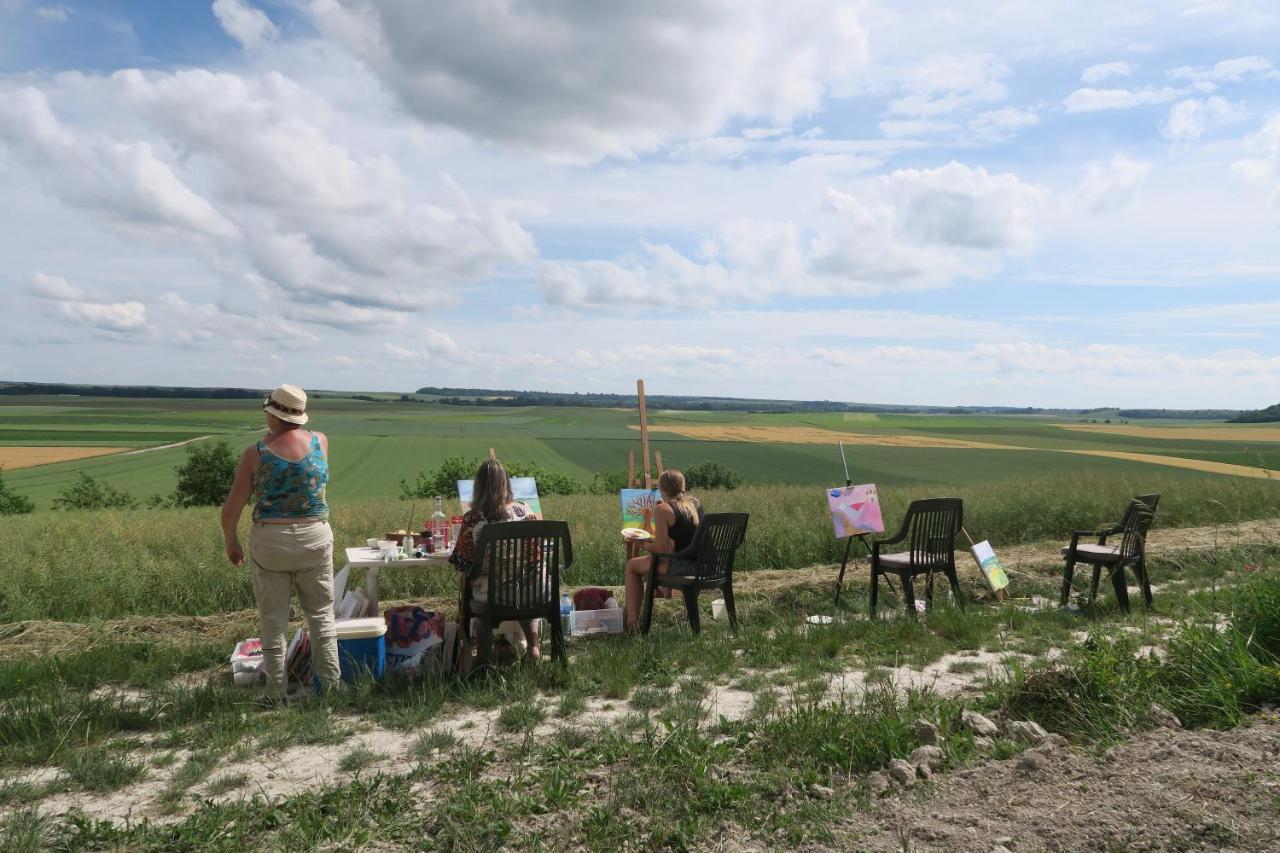 Chambre D'Hotes Fantesstique Berzieux Exteriér fotografie