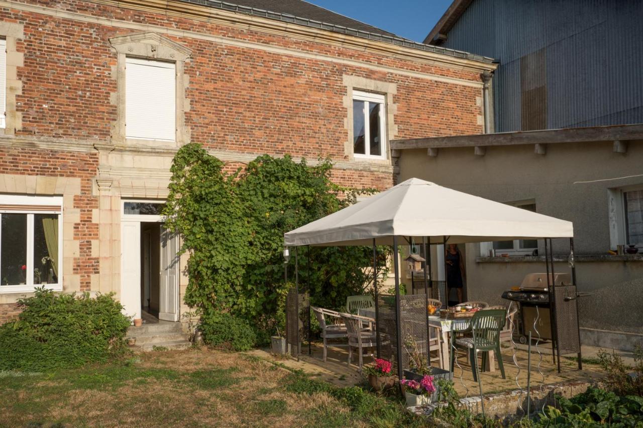 Chambre D'Hotes Fantesstique Berzieux Exteriér fotografie