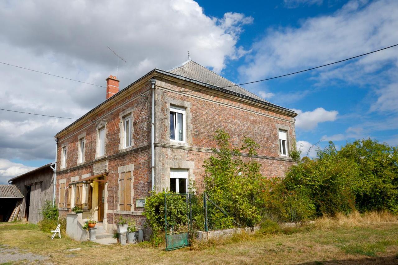Chambre D'Hotes Fantesstique Berzieux Exteriér fotografie